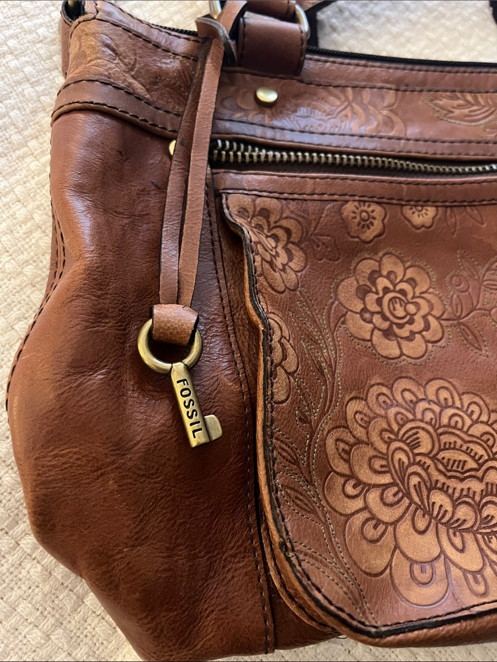 Beautiful FOSSIL Leather Handbag - Picture 3 of 8